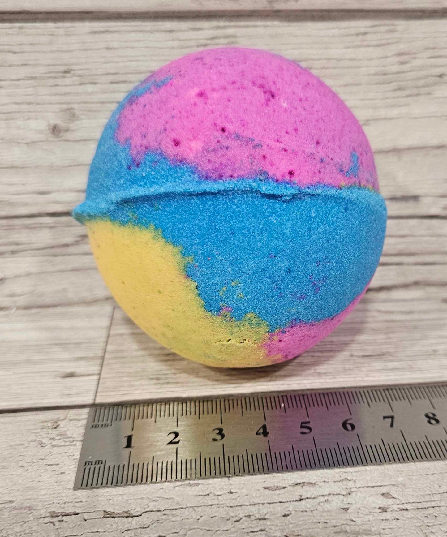 'Birthday Cake' Jumbo Round Bath Bomb-260g