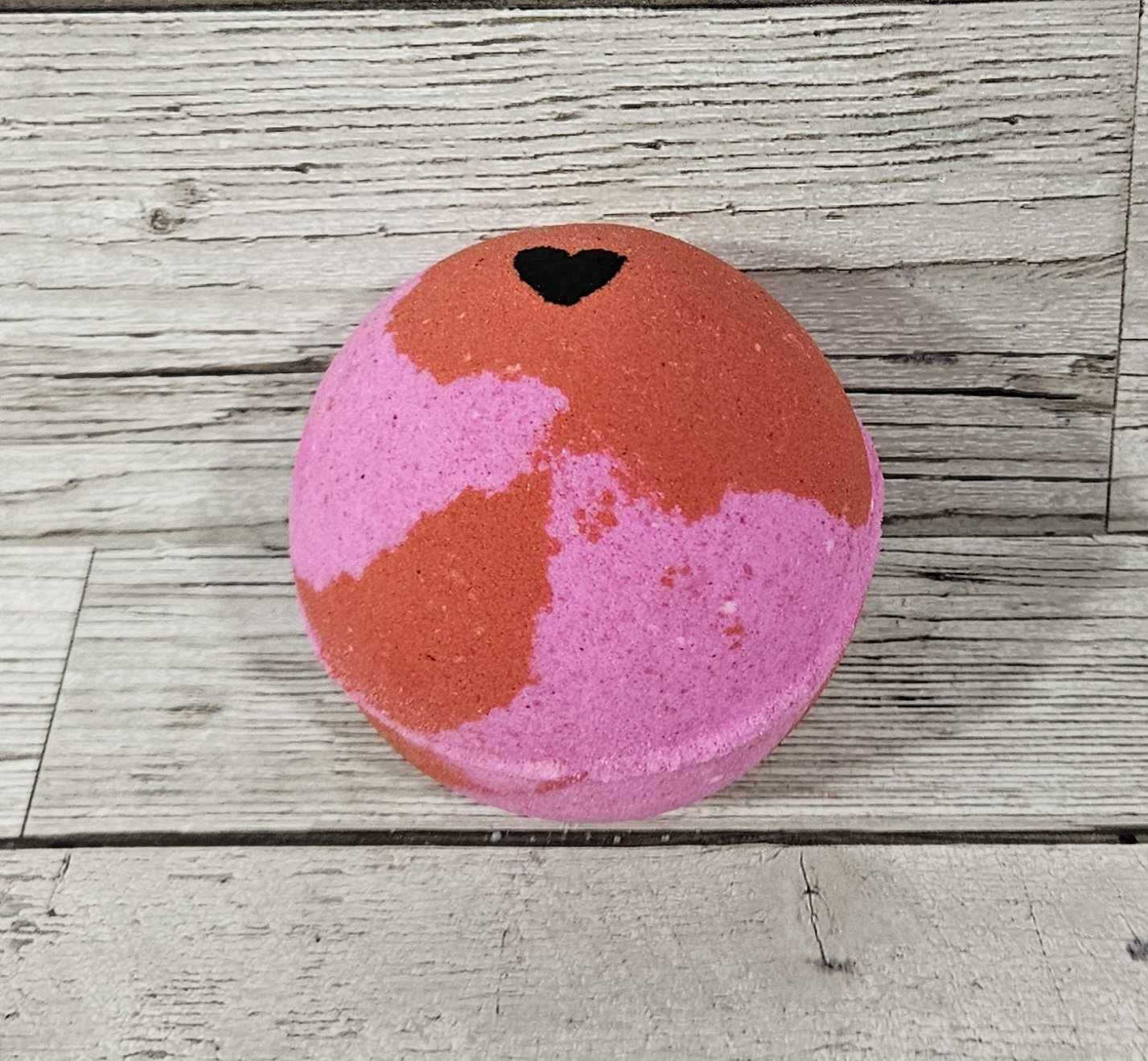 'Love Spells' Jumbo Round Bath Bomb-260g