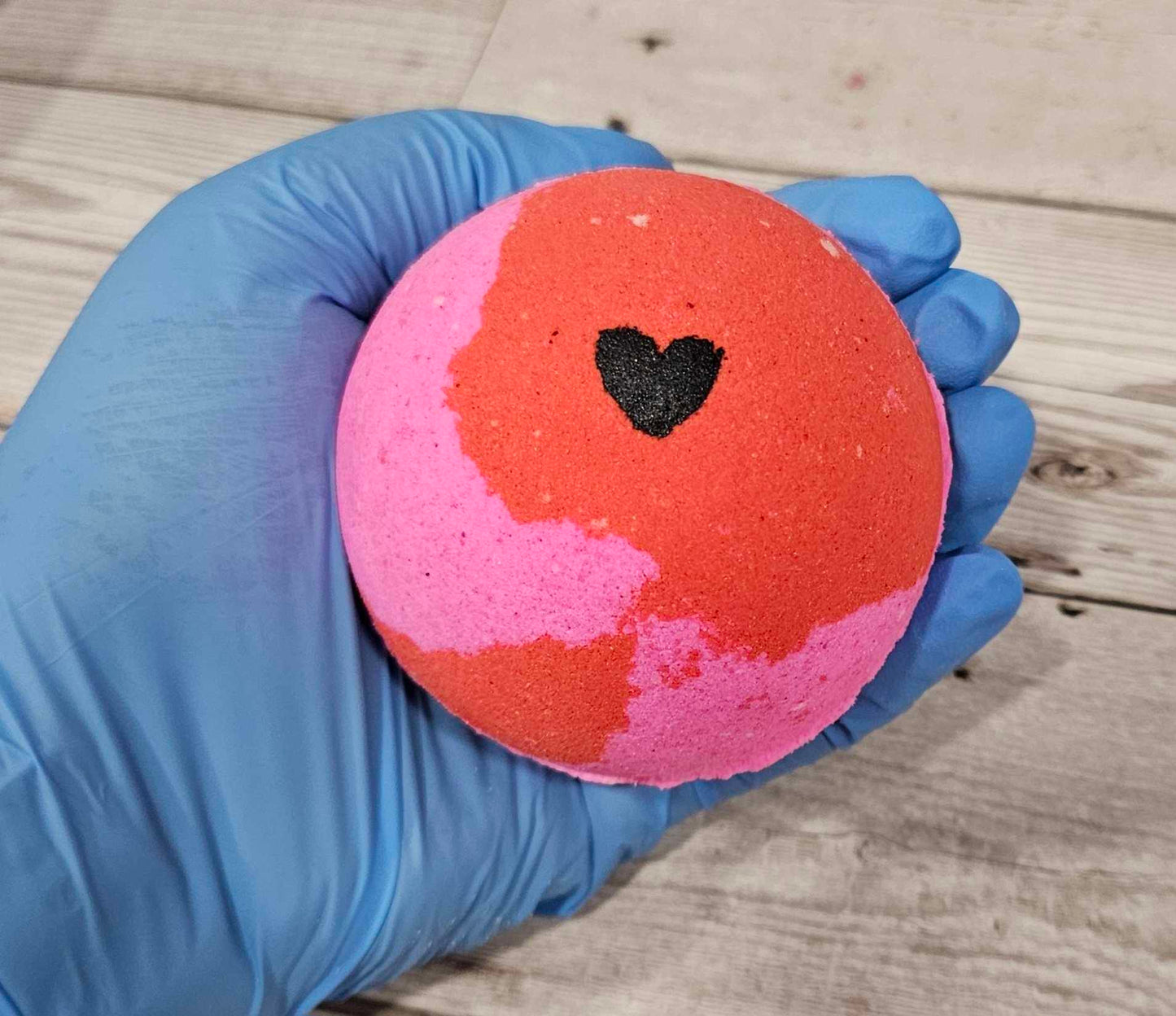 'Love Spells' Jumbo Round Bath Bomb-260g