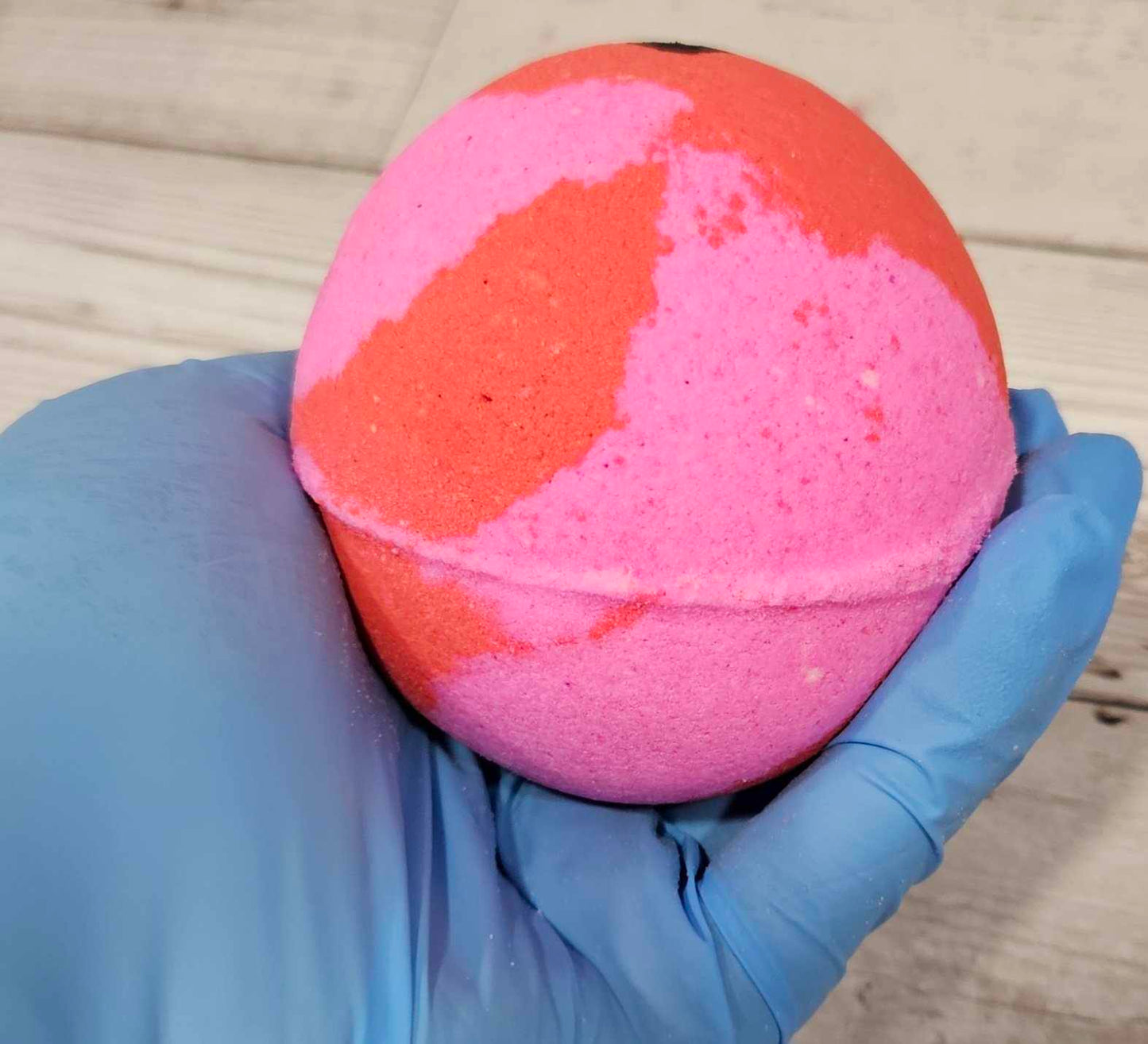 'Love Spells' Jumbo Round Bath Bomb-260g