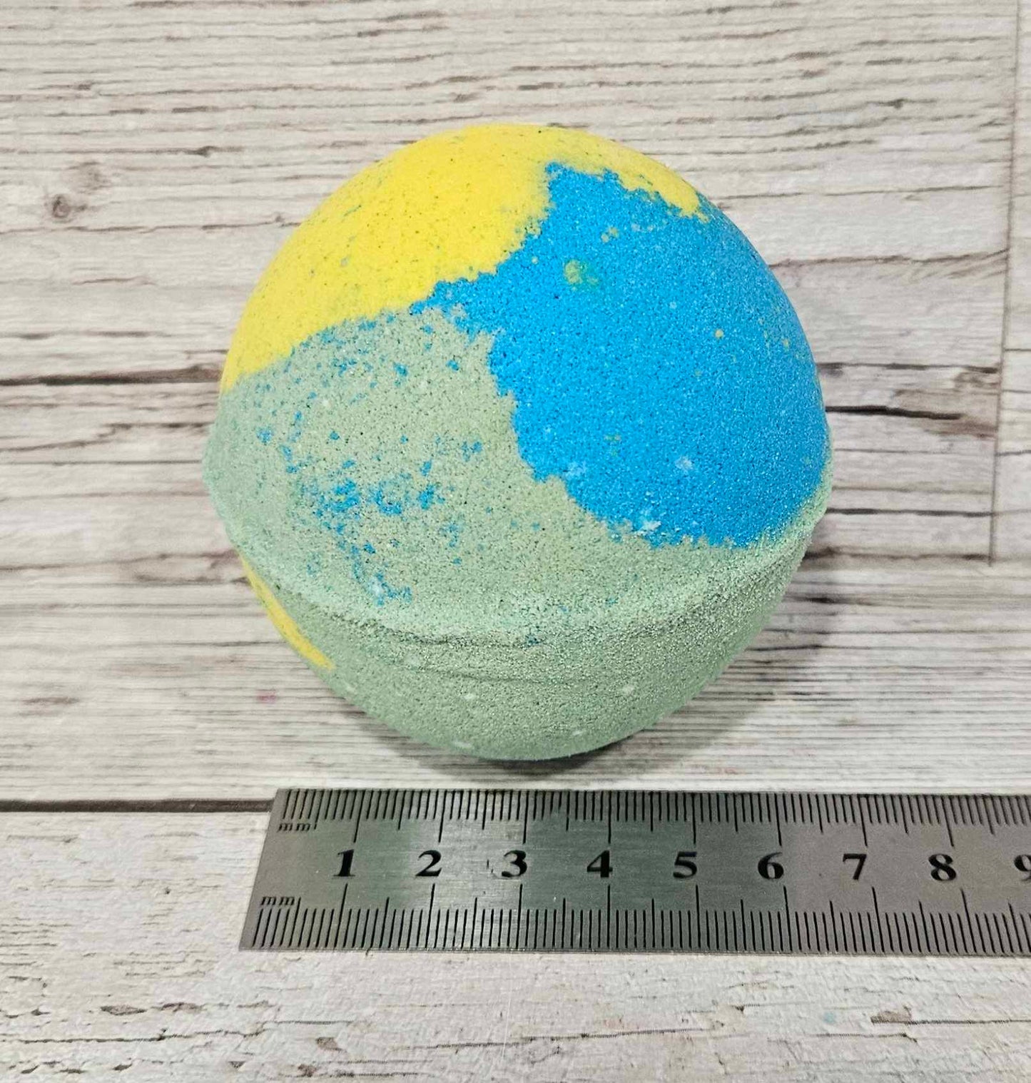 'Monkey Farts' Jumbo Round Bath Bomb-260g