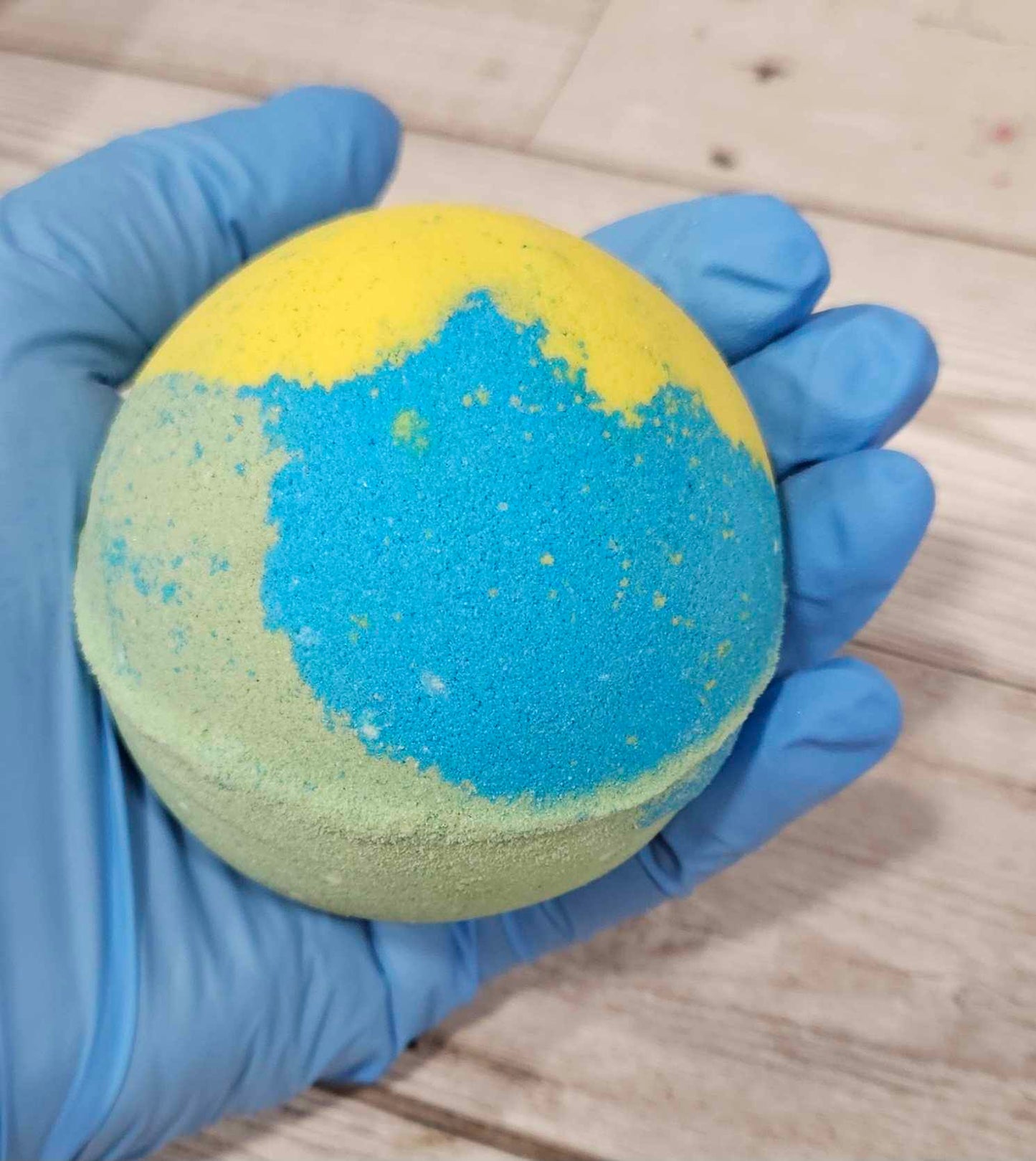 'Monkey Farts' Jumbo Round Bath Bomb-260g