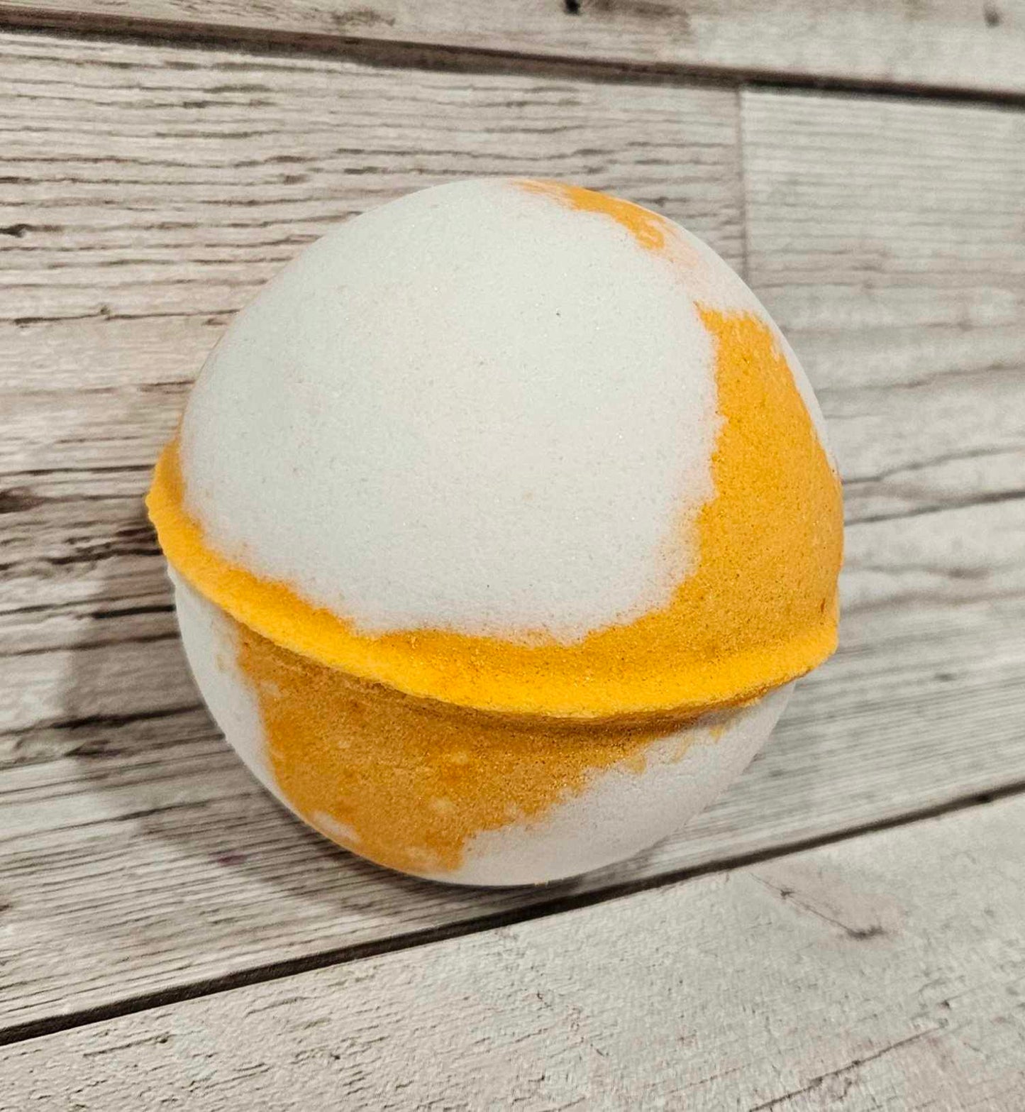 'Peaches and Cream' Jumbo Round Bath Bomb-260g