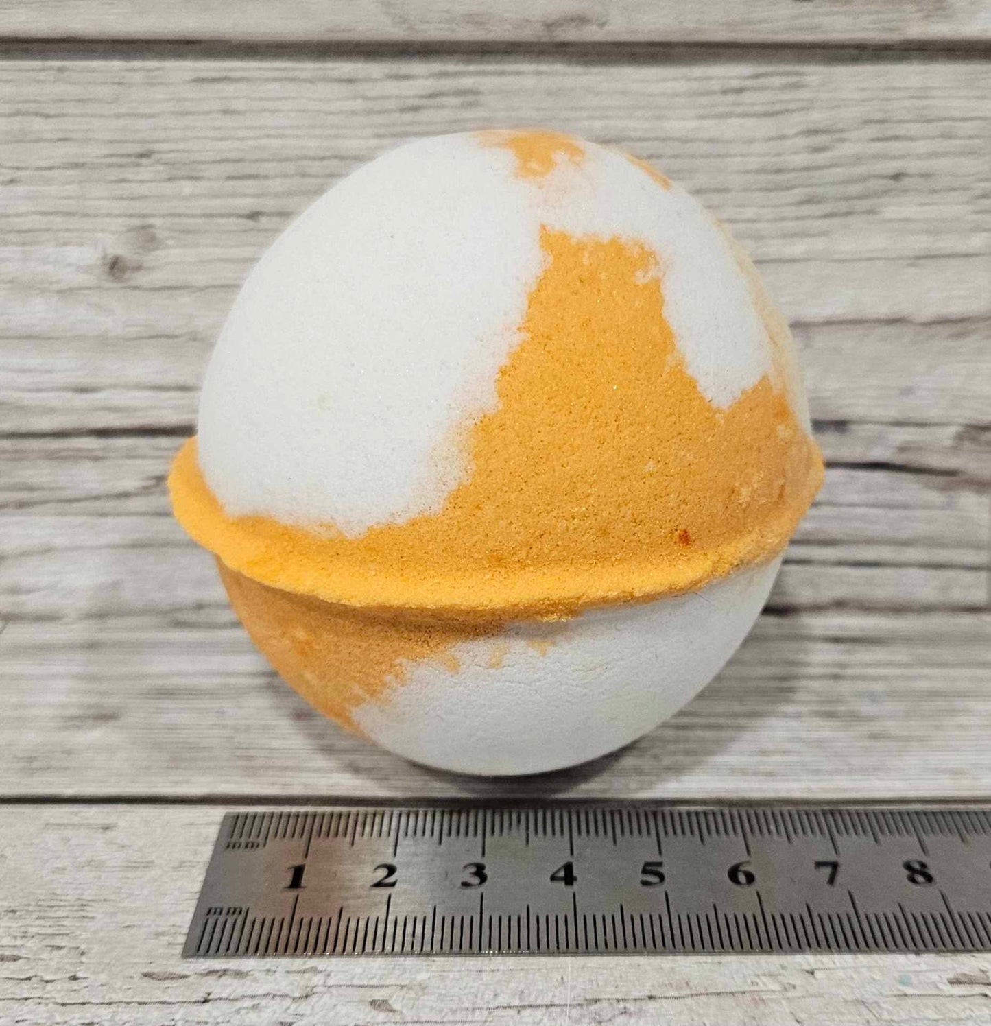 'Peaches and Cream' Jumbo Round Bath Bomb-260g