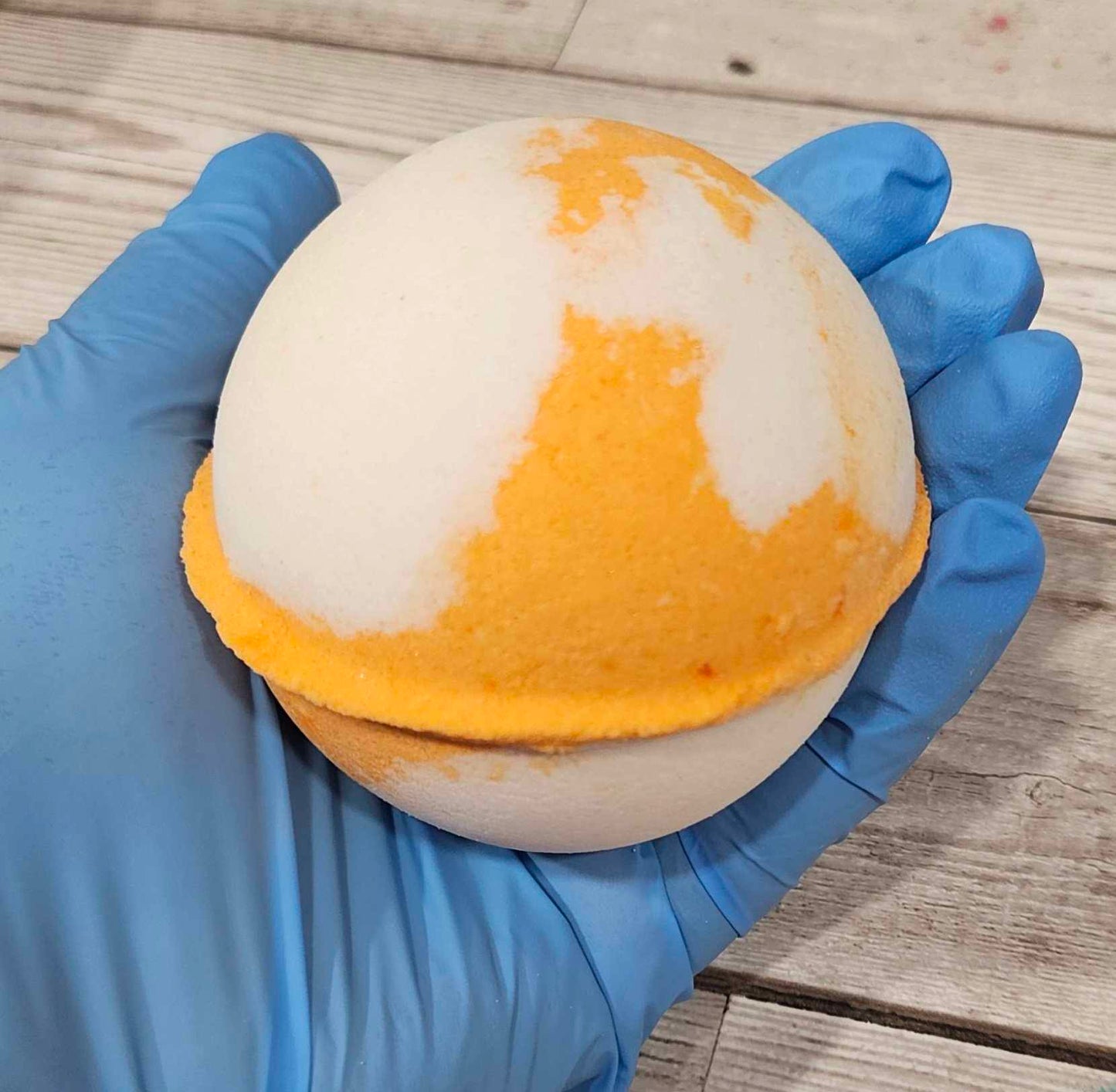 'Peaches and Cream' Jumbo Round Bath Bomb-260g