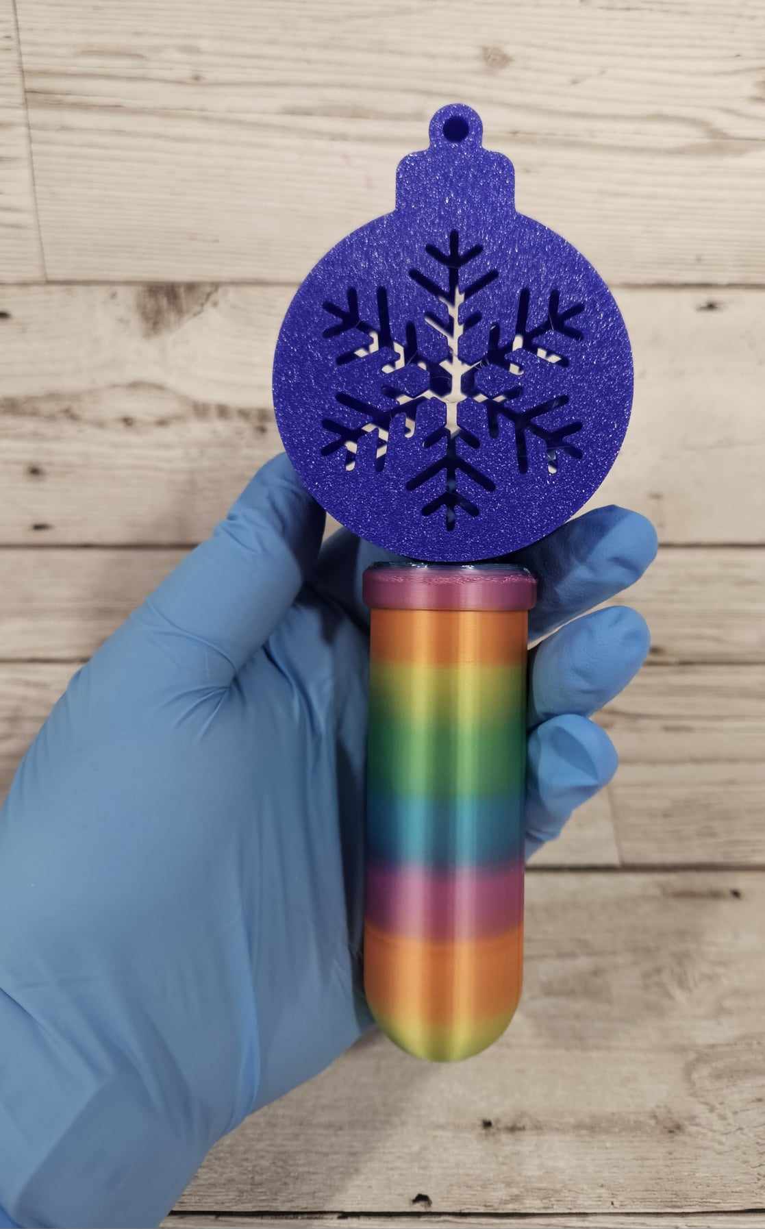 'Heat Changing Christmas Bauble' Bath Bomb Wand