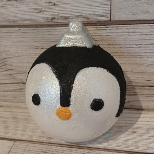 'Penguin Bauble' Flat Back Bath Bomb