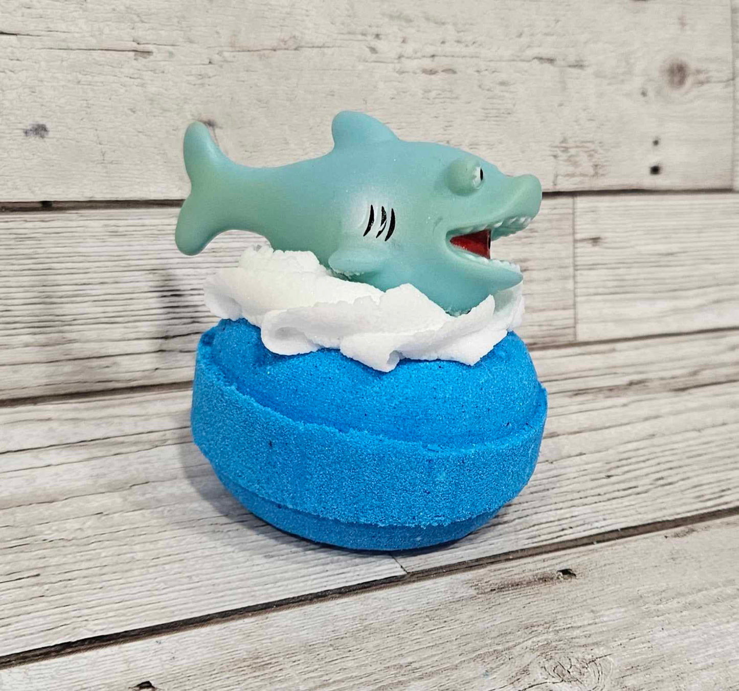 'Shark Water Squirter Ducky' Bath Bomb