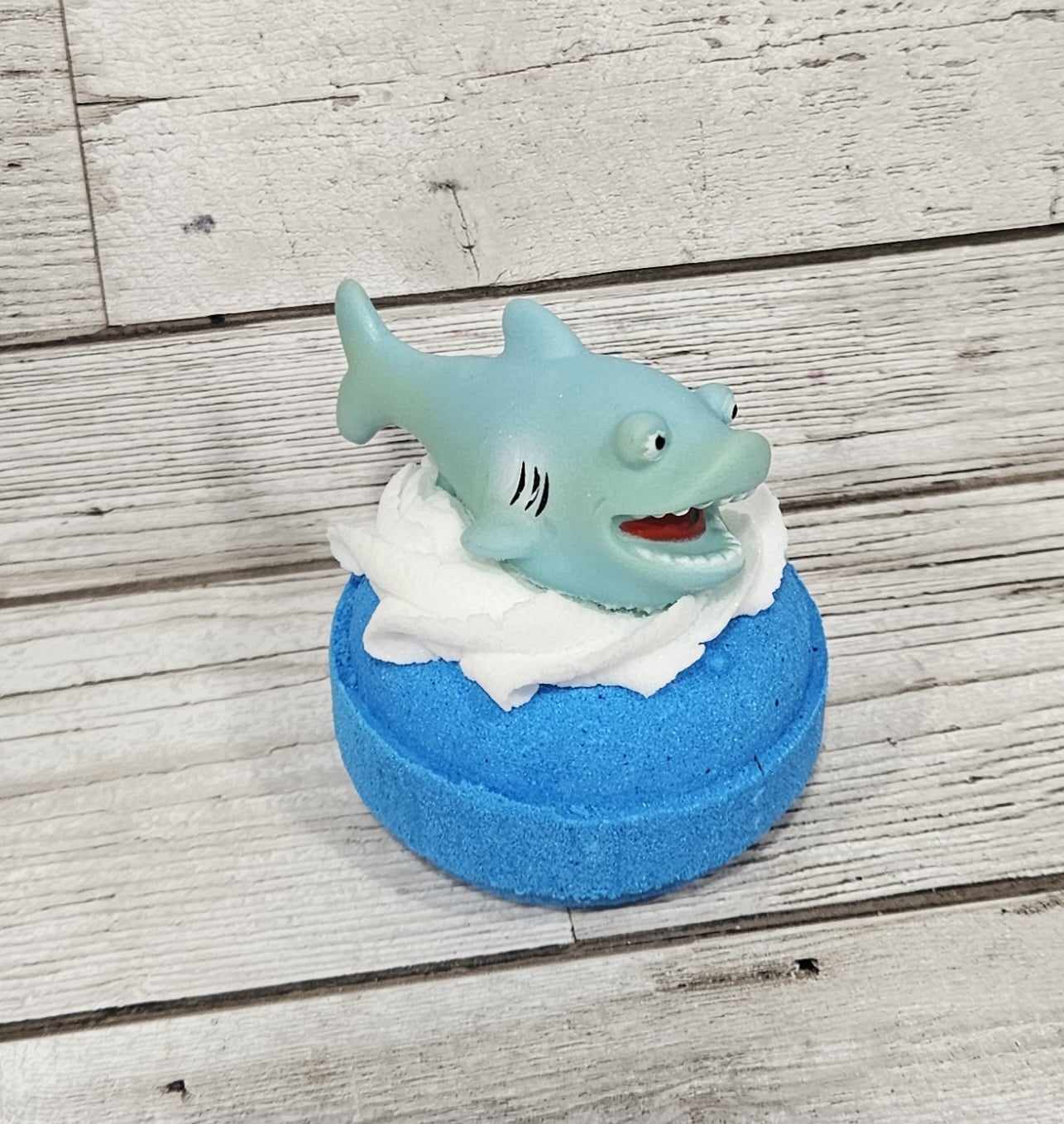 'Shark Water Squirter Ducky' Bath Bomb